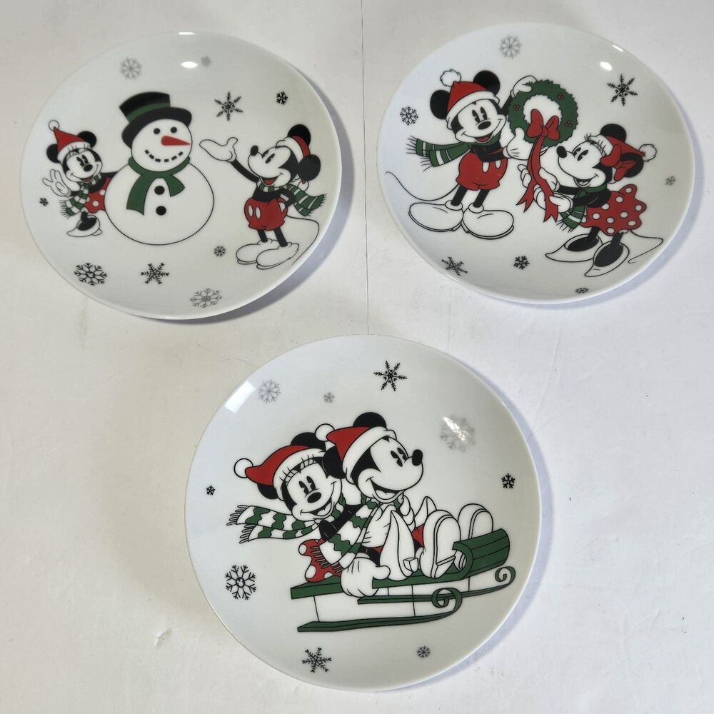 Disney Mickey Christmas Plates Set of 3 Snowman Wreath Sled Ceramic ~8"*EUC